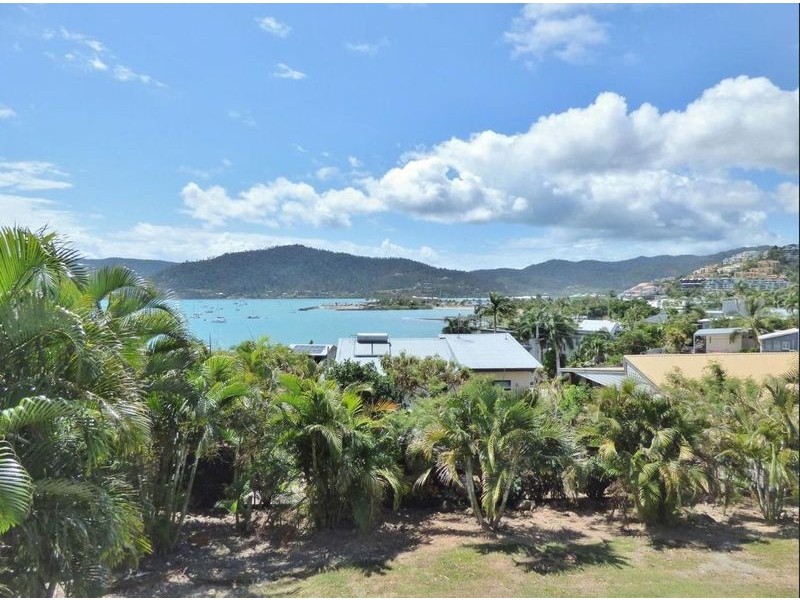 9 Summit Avenue, Airlie Beach QLD 4802