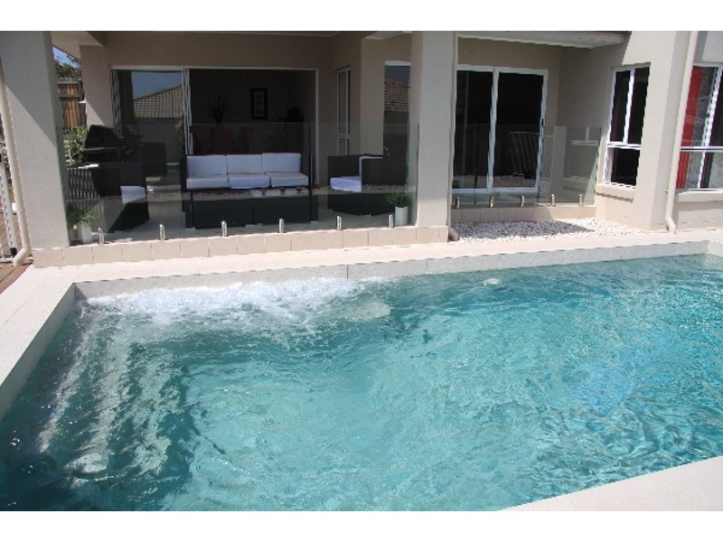 26 Hillview Cres, Little Mountain QLD 4551