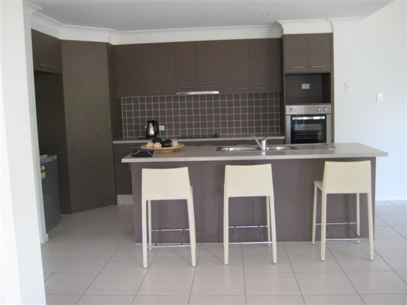 15 Casuarina Way, Helensvale QLD 4212