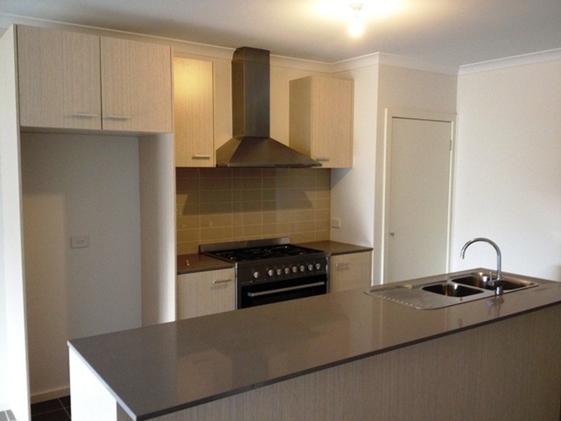 8 Taradale Street, Cranbourne North VIC 3977