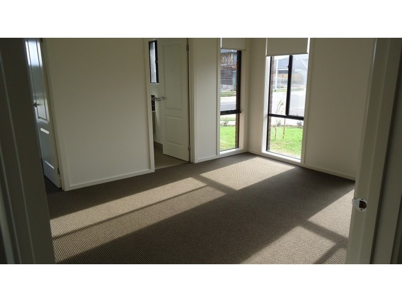 68 Grassbird Drive, Point Cook VIC 3030