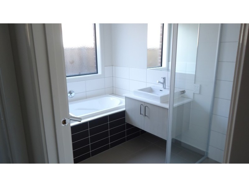 68 Grassbird Drive, Point Cook VIC 3030