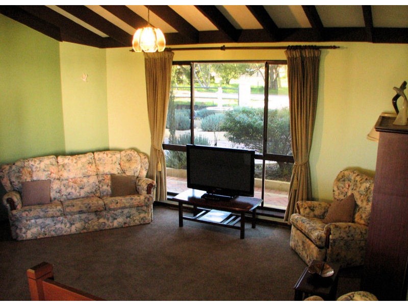 240 Sultana Road East, Forrestfield WA 6058