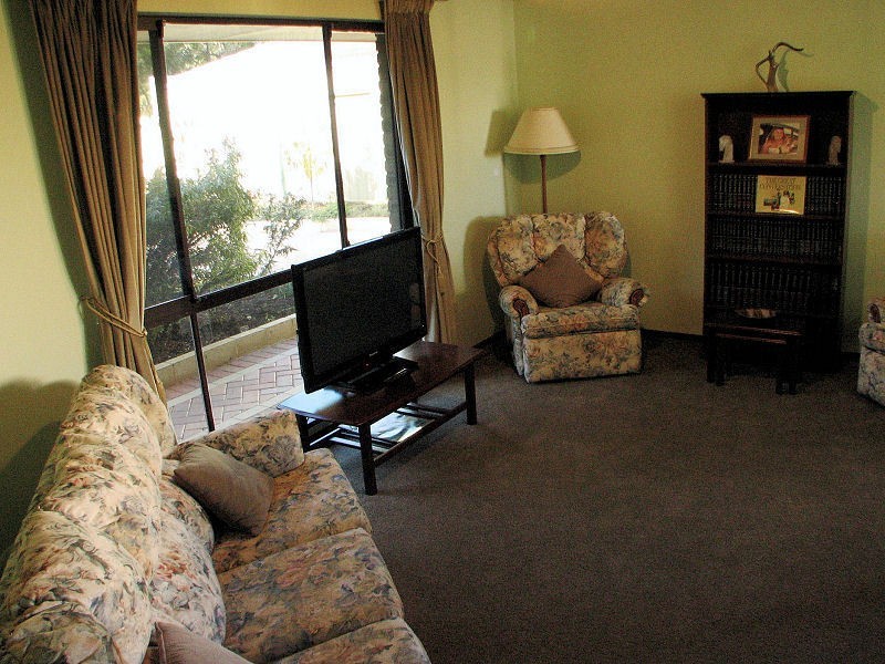 240 Sultana Road East, Forrestfield WA 6058