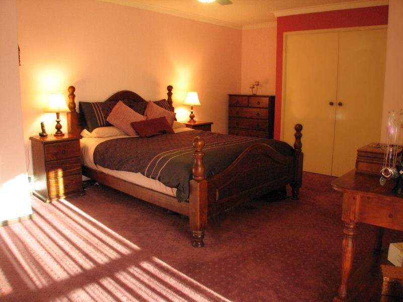 240 Sultana Road East, Forrestfield WA 6058