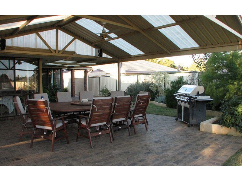 240 Sultana Road East, Forrestfield WA 6058