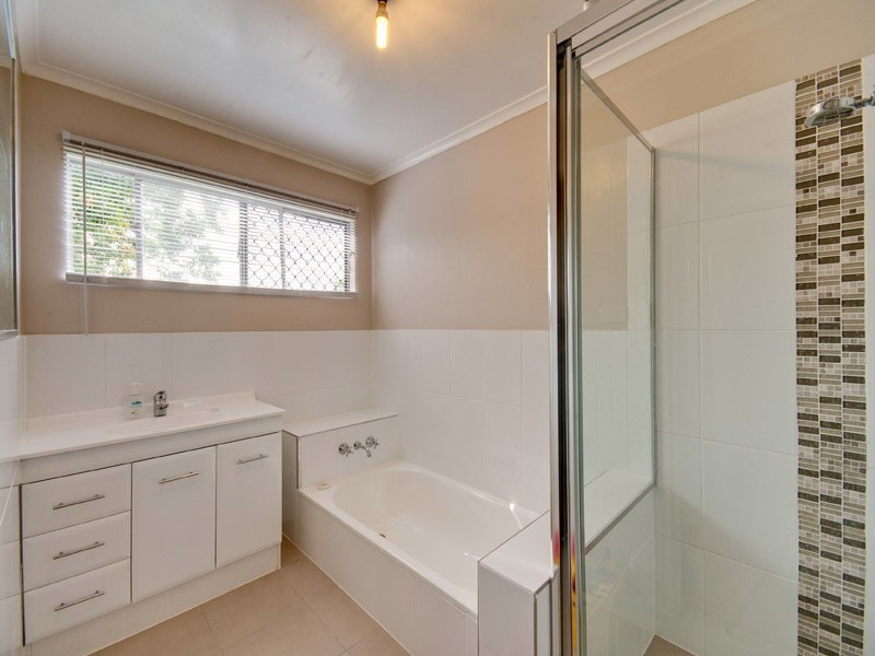 39 McGinn Road, Ferny Grove QLD 4055