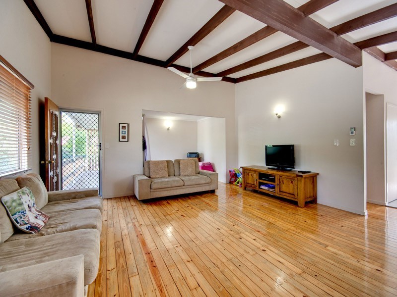 39 McGinn Road, Ferny Grove QLD 4055