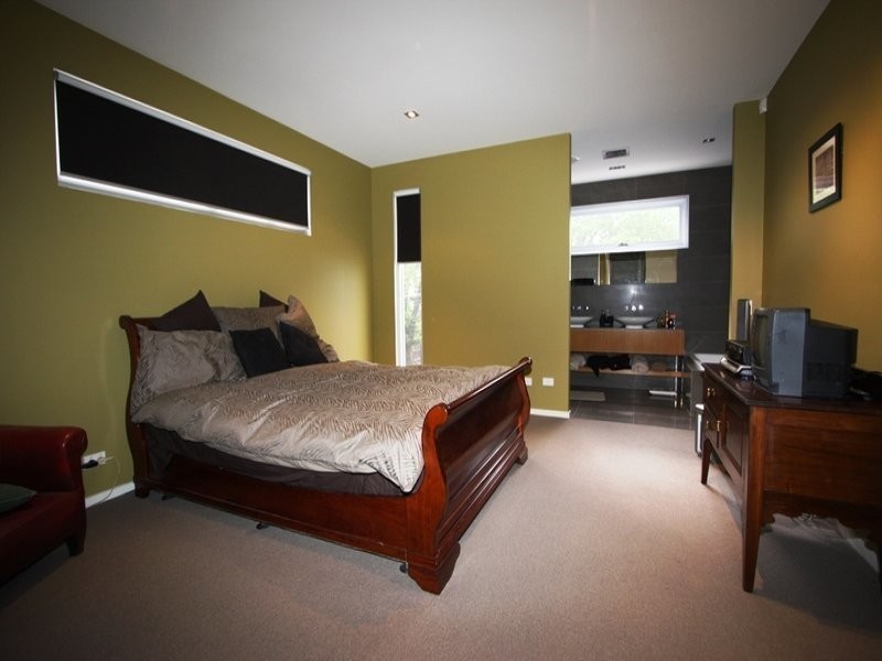 2/54 Wolverhampton Street, Footscray VIC 3011