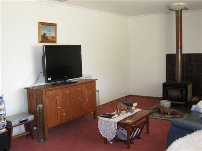 206 Tikana Road, Lochiel SA 5510