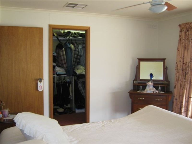 206 Tikana Road, Lochiel SA 5510