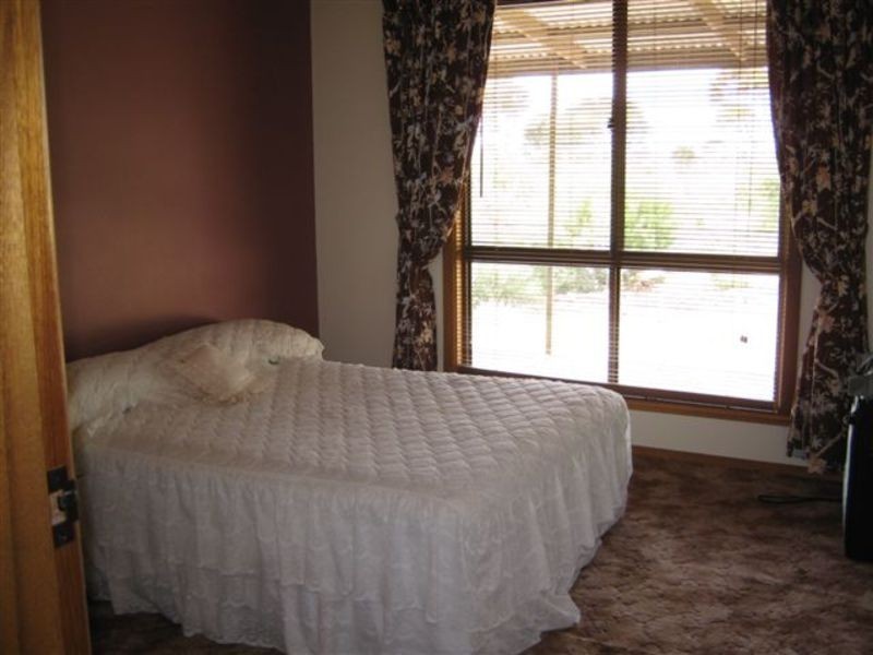 206 Tikana Road, Lochiel SA 5510