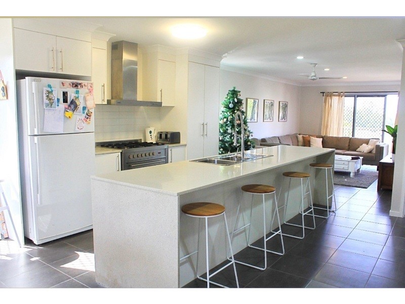 6 Kinglake Avenue, Springfield Lakes QLD 4300