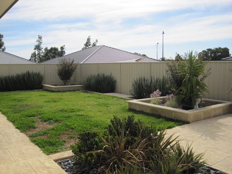 3 Ankuri Pass, Carramar WA 6031