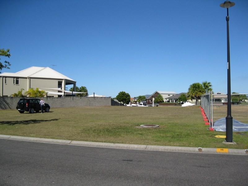 86 Cosmos Avenue, Banksia Beach QLD 4507