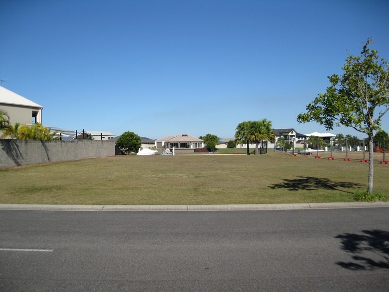 86 Cosmos Avenue, Banksia Beach QLD 4507