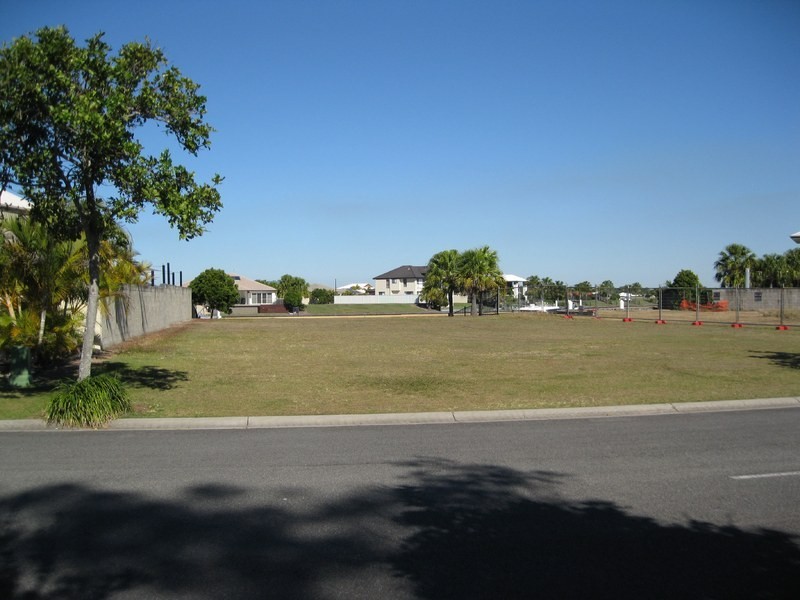 86 Cosmos Avenue, Banksia Beach QLD 4507