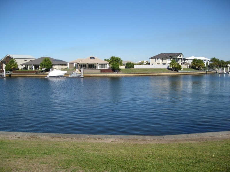 86 Cosmos Avenue, Banksia Beach QLD 4507