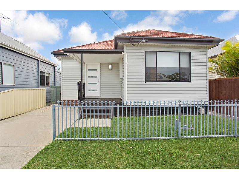 4 Gulliver Street, Hamilton North NSW 2292