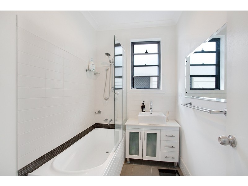 4 Gulliver Street, Hamilton North NSW 2292