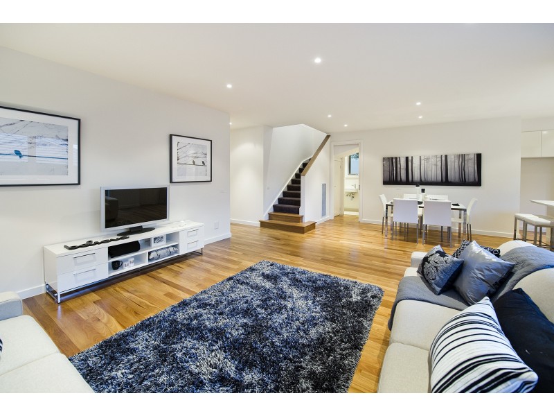 18 Pakenham Street, Blackburn VIC 3130