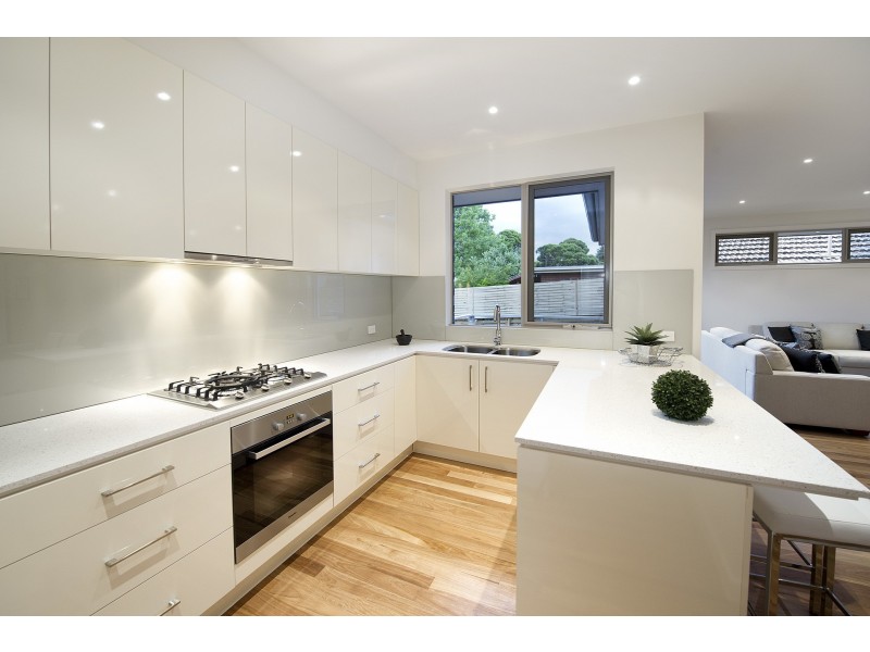 18 Pakenham Street, Blackburn VIC 3130
