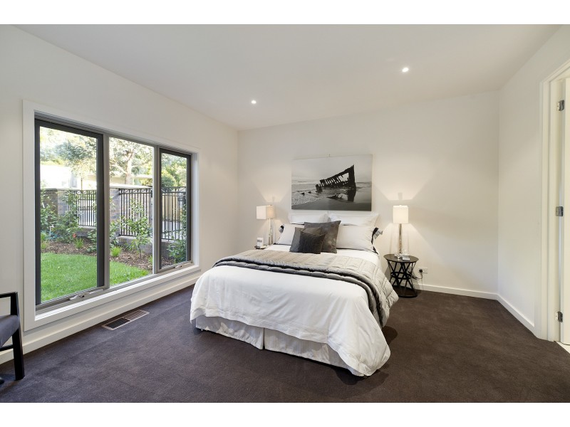 18 Pakenham Street, Blackburn VIC 3130