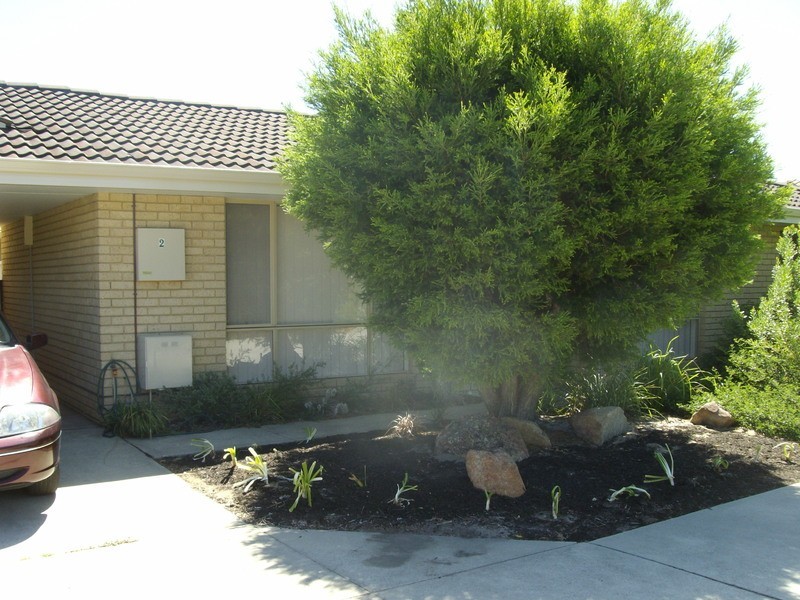 2/12 Farnaby Lane, Beckenham WA 6107