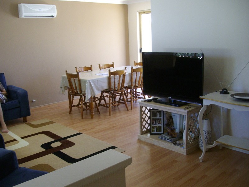 2/12 Farnaby Lane, Beckenham WA 6107