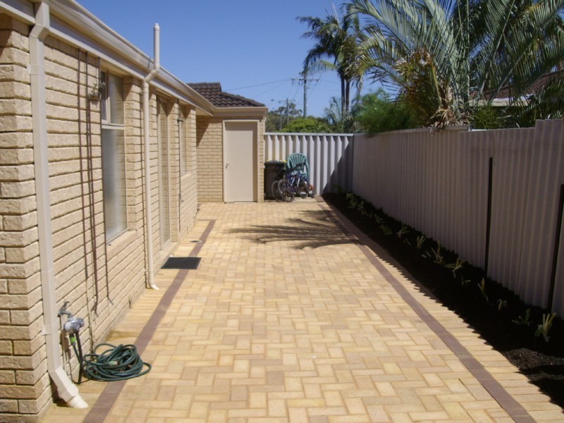 2/12 Farnaby Lane, Beckenham WA 6107