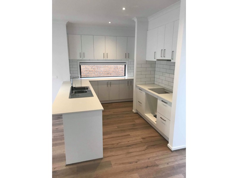 2/48 Kennington Drive, Rosebud VIC 3939