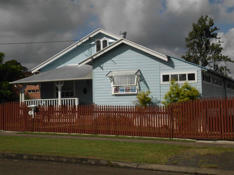 18 Stevenson St, Taree NSW 2430