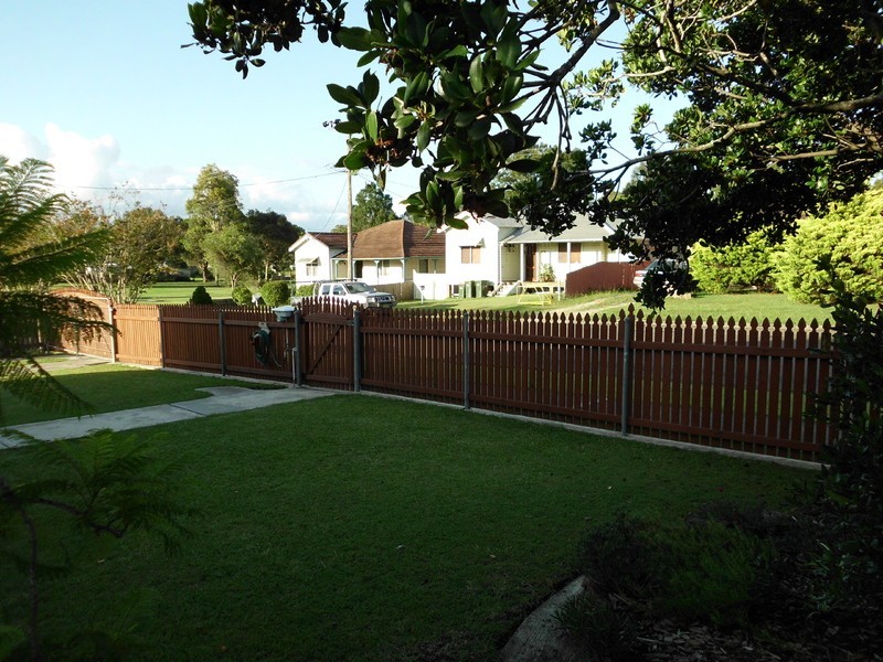 18 Stevenson St, Taree NSW 2430