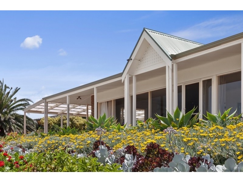 80 Bowering Hill Road, Port Willunga SA 5173