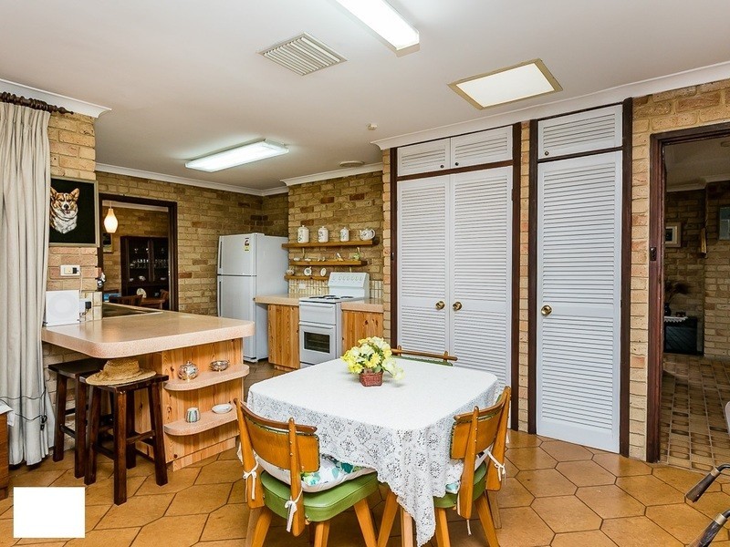 89 Buckingham Road, Swan View WA 6056