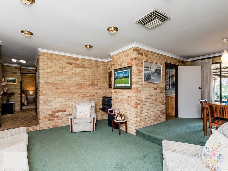 89 Buckingham Road, Swan View WA 6056