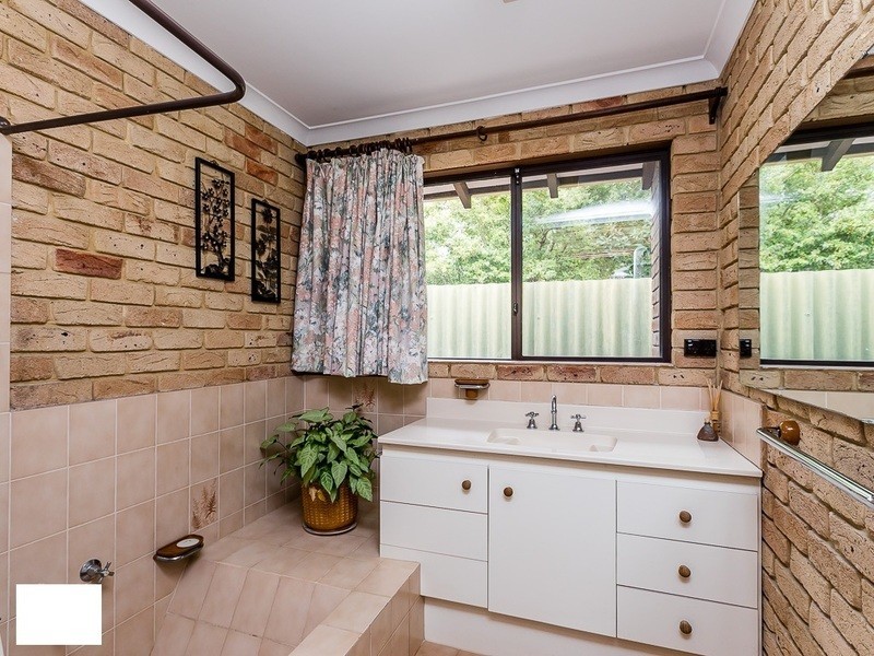 89 Buckingham Road, Swan View WA 6056