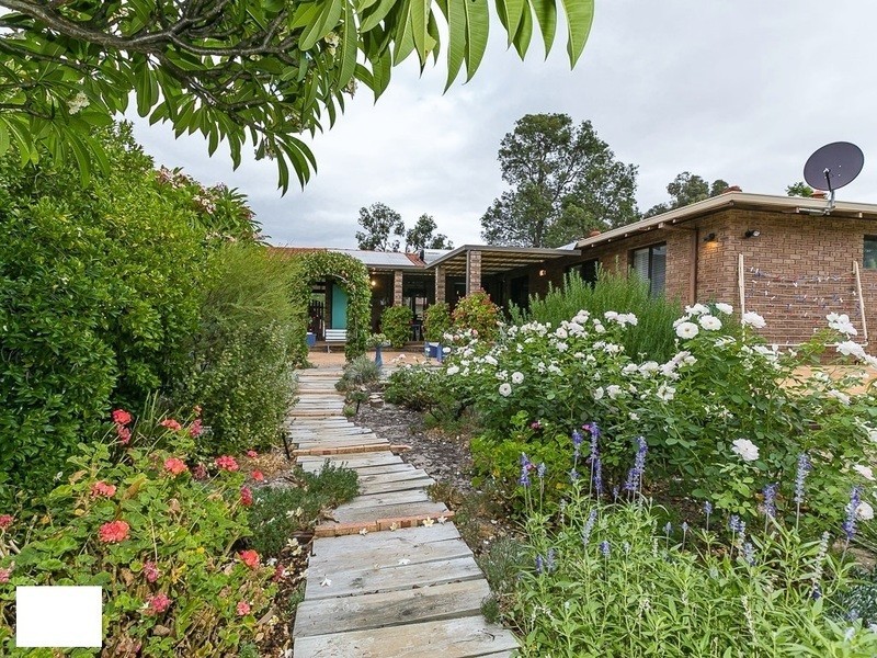 89 Buckingham Road, Swan View WA 6056