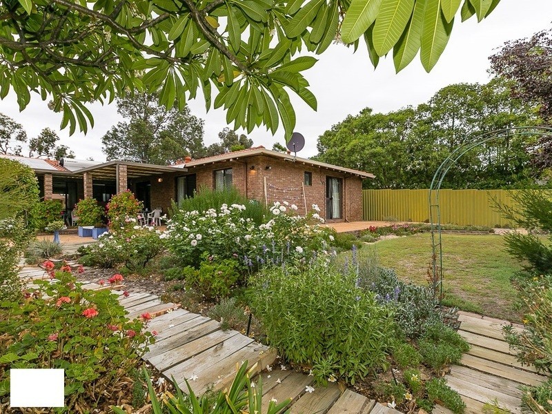 89 Buckingham Road, Swan View WA 6056