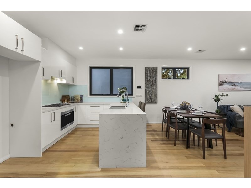 1/2 Lynton Court, Balwyn North VIC 3104