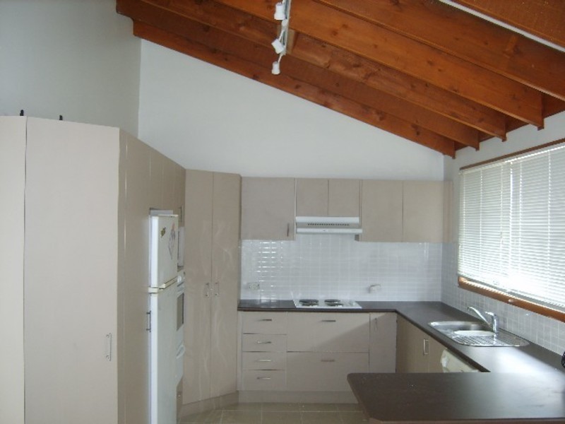 8 Campbell Avenue, Anna Bay NSW 2316