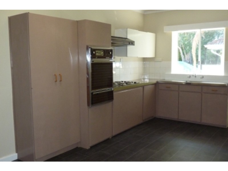 215 Woodside St, Doubleview WA 6018