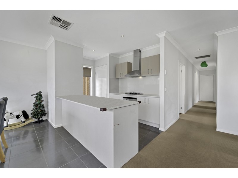 22 Chamberlain Way, Williams Landing VIC 3027
