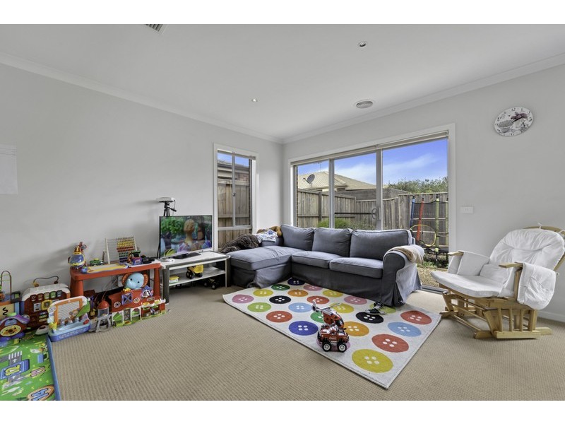 22 Chamberlain Way, Williams Landing VIC 3027