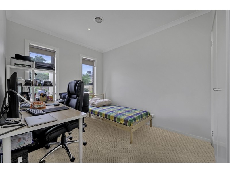 22 Chamberlain Way, Williams Landing VIC 3027