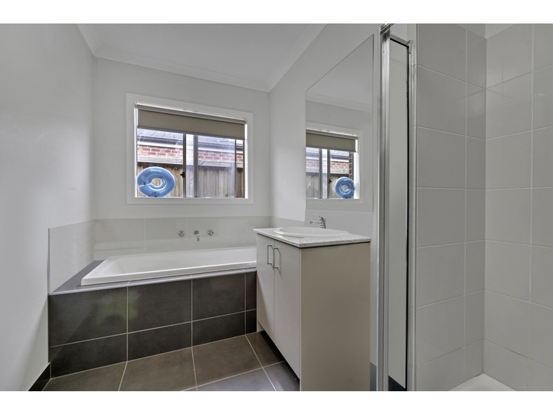 22 Chamberlain Way, Williams Landing VIC 3027