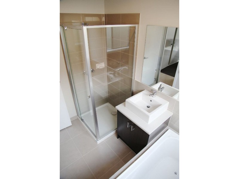 27 Alvina Street, Sunshine North VIC 3020