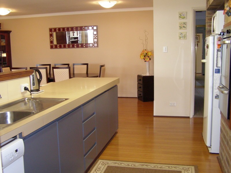 6 Westgate Way, Marangaroo WA 6064