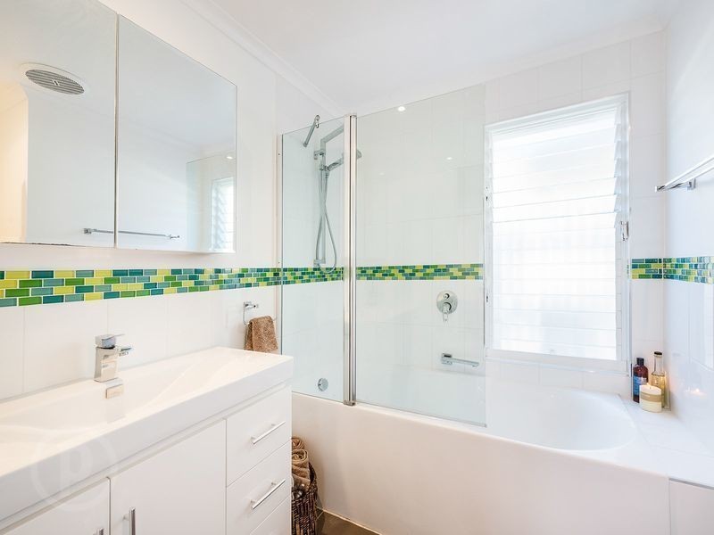 34 Gatling Road, Cannon Hill QLD 4170