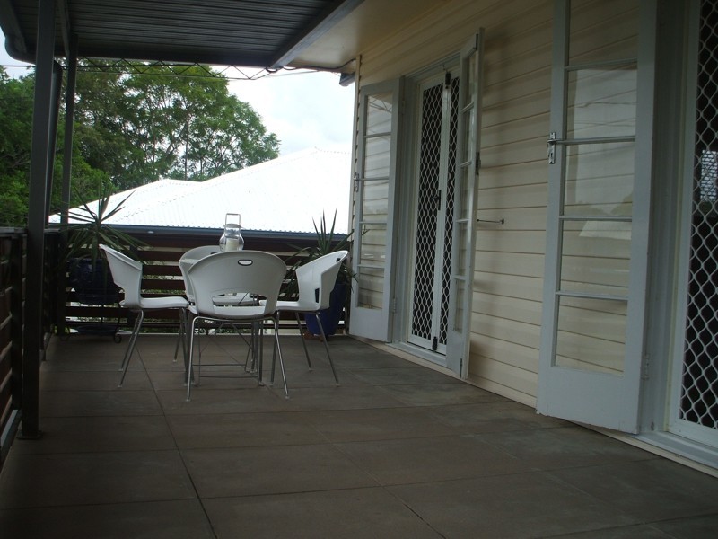 1 Vivian Street, Eastern Heights QLD 4305